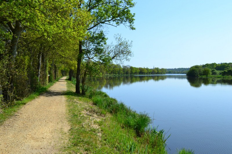 Canal de Nantes à Brest GRP des 3 Rivières Guenrouet