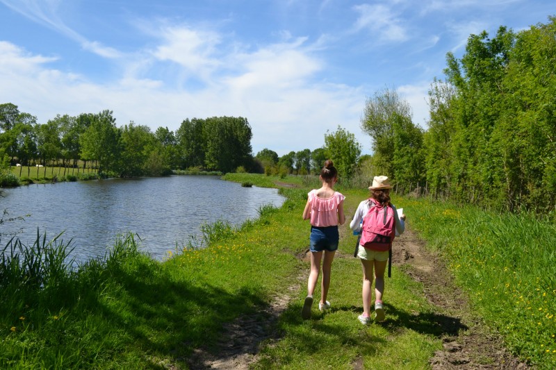 randonneurs au bord du brivet