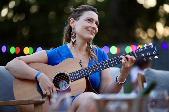 Chant du monde, chantons le solstice avec Capucine